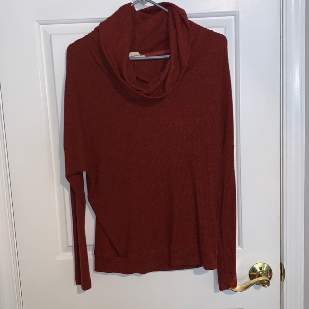 Women’s Cowell neck rust sweater